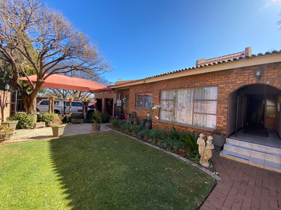 8 Bedroom Property for Sale in Grimbeeck Park North West